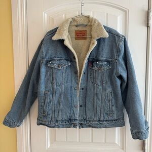 Levi’s trucker Sherpa Jacket
